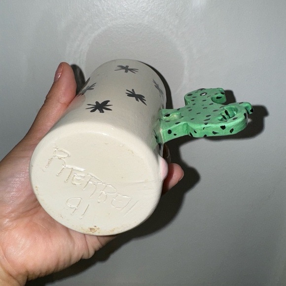 VINTAGE Mugs Black&White Stripe With Dog Handle Signed R Terrell - Picture 8 of 12